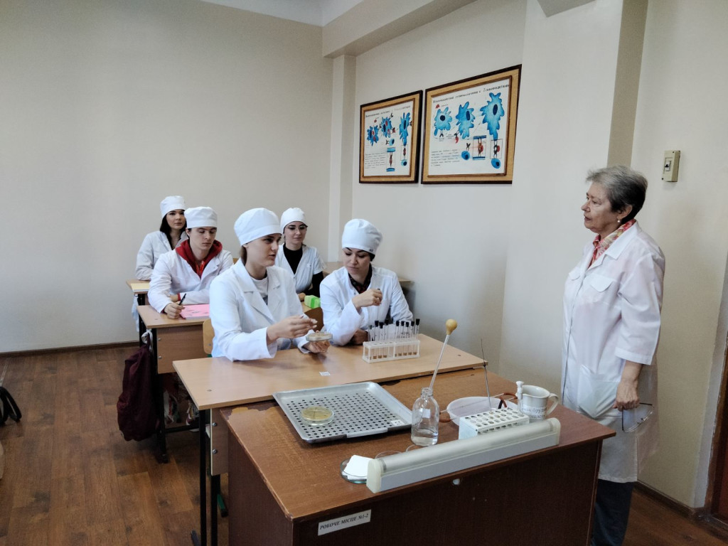 Обговорюємо питання академічної доброчесності / Discussing the issue of academic integrity