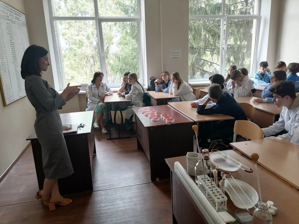 Зустріч зі школярами / Meeting with schoolchildren