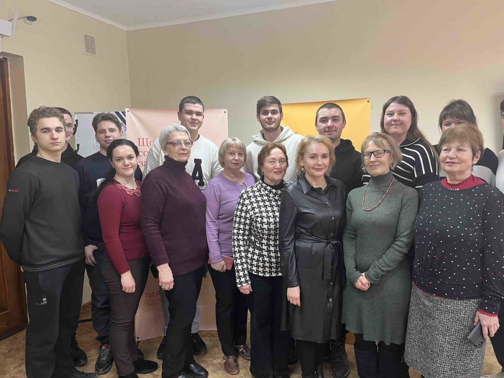 Дбаємо про власне ментальне здоров’я  - підтримуємо здоров’я оточуючих кожного з нас / Taking care of our mental health, we support the health of those around us