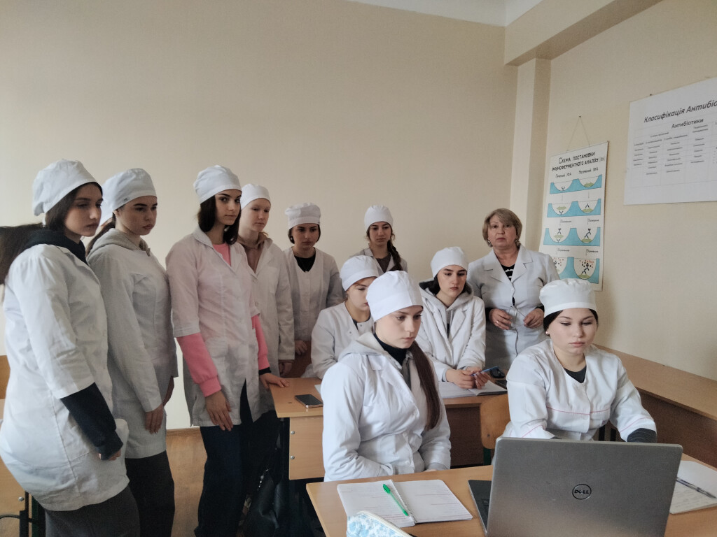 До Всесвітнього дня здоров’я: виховна година «Роль медичної спільноти у збереженні здоров’я населення» / "The role of the medical community in preserving the health of the population"